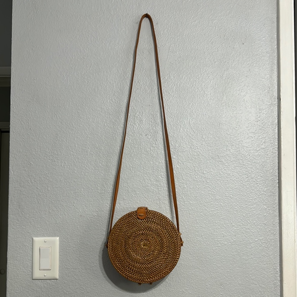 Straw Studios Tan Woven Crossbody Bag - Picture 2 of 6